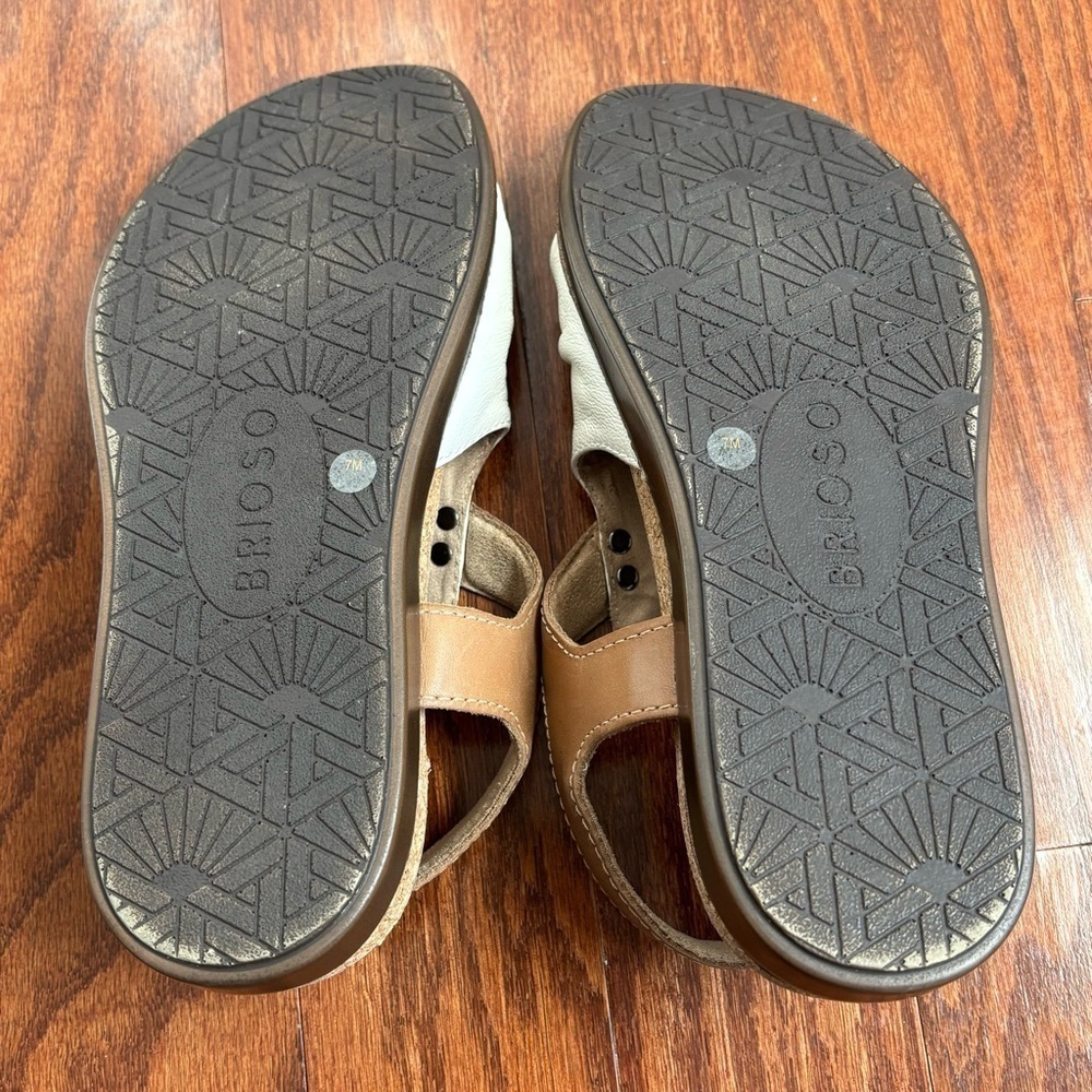 Brioso Asante Off-White and Brown Leather Sandals, Size 7 - Picture 7 of 9